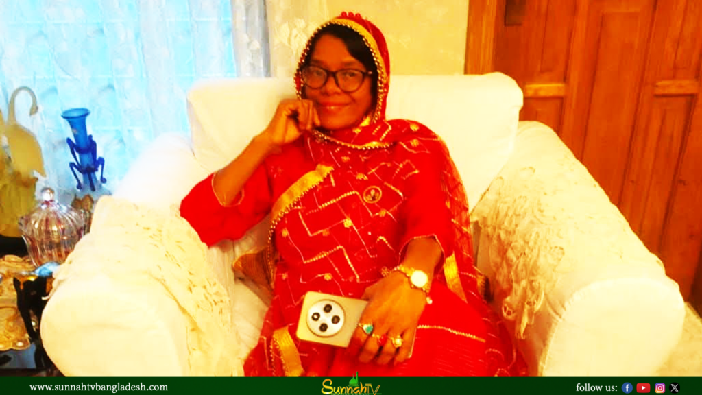 ফ্যামিলি কার্ড দেওয়ার আশ্বাসে ‘শতাধিক নারী’ থেকে টাকা নেন মহিলা দলের নেত্রী
